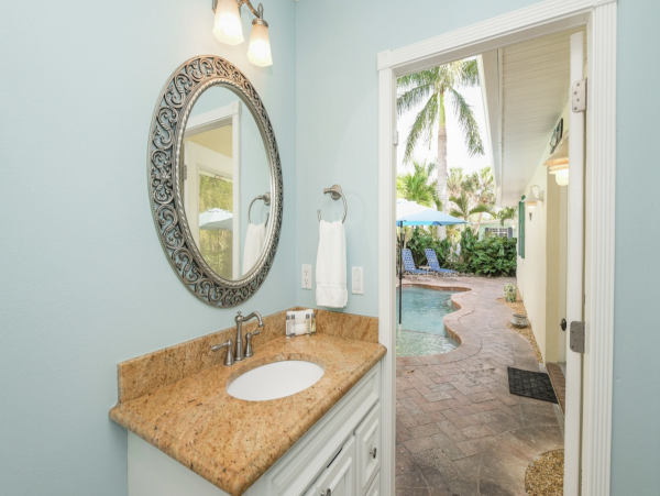 Holmes Beach Vacation Home with Pool 4 houses to beach